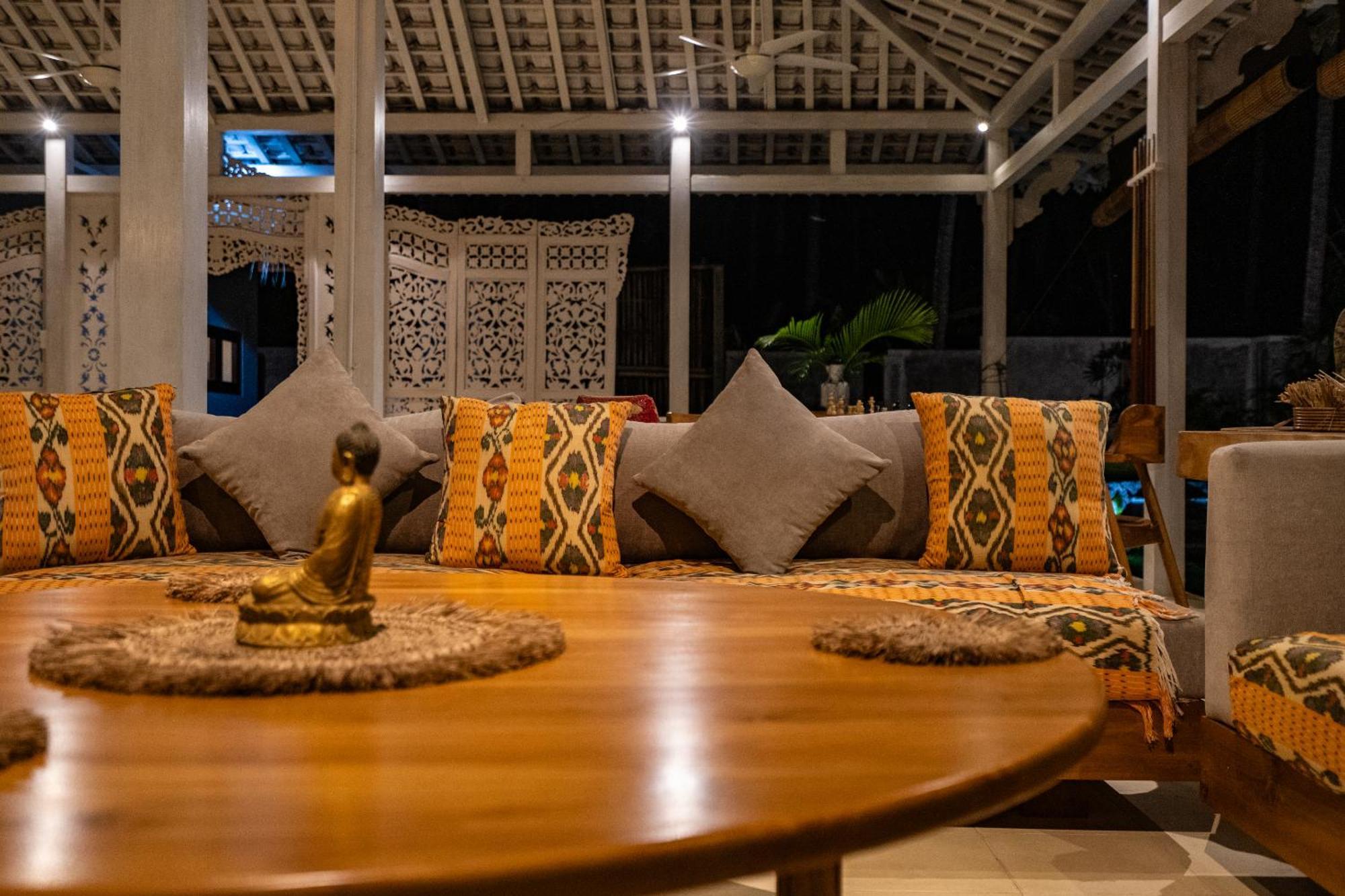 Senang Resort Tianyar Eksteriør billede